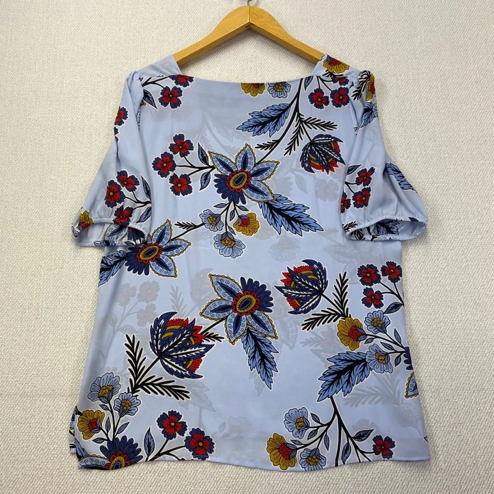 LOFT Floral Blouse Womens Medium Light Blue Short Sleeve Boat Neck 473418